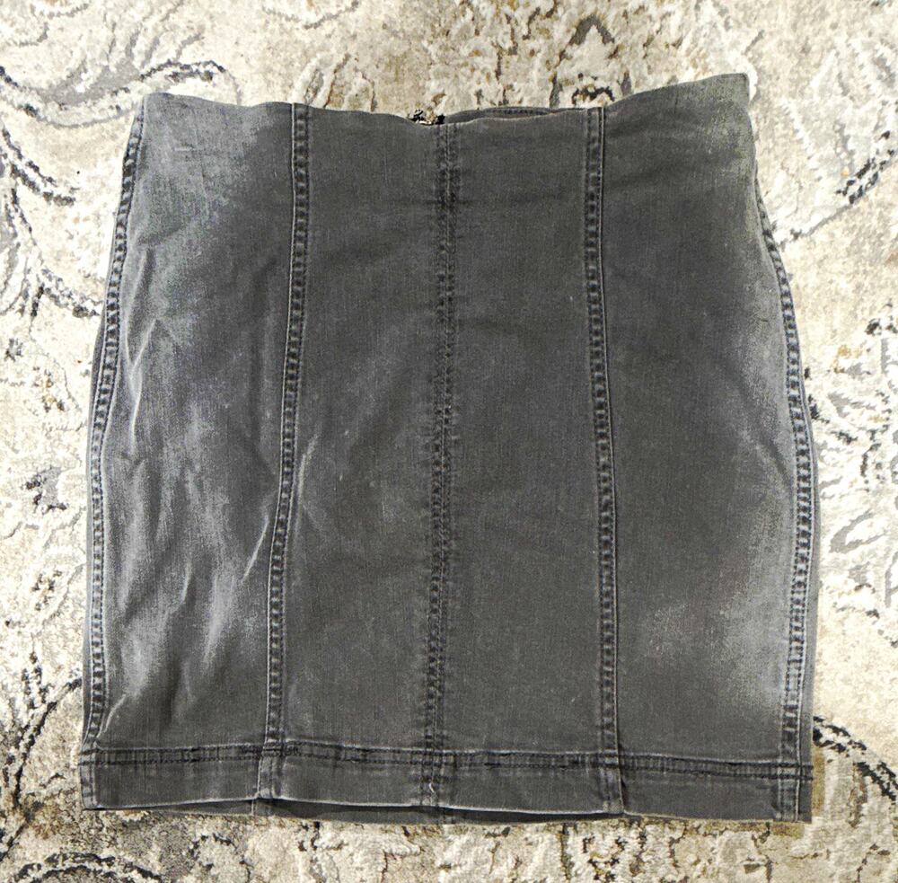 Free People Women’s Gray Denim High Rise Solid Mini Skirt Zip Closure Size 4